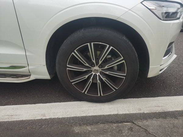Volvo XC60 2020, 41800 км, за 20692 USD - фото 8