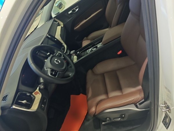 Volvo XC60 2020, 47500 км, за 21960 USD - фото 18
