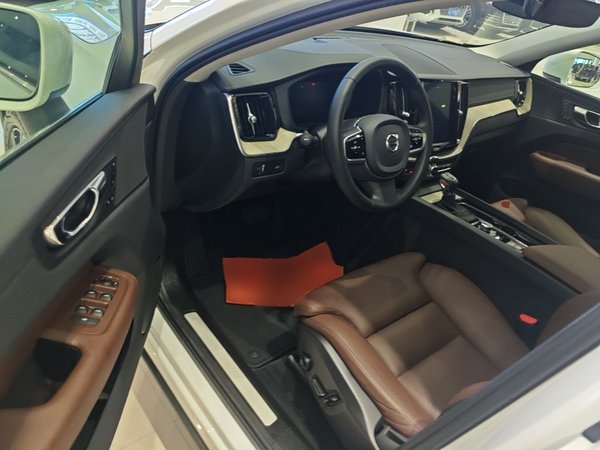 Volvo XC60 2020, 47500 км, за 21960 USD - фото 19
