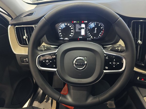 Volvo XC60 2020, 47500 км, за 21960 USD - фото 14