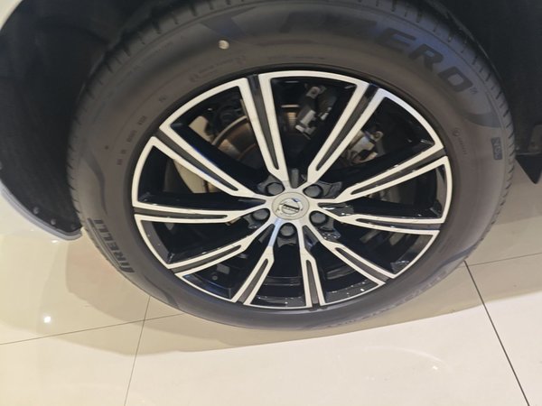 Volvo XC60 2020, 47500 км, за 21960 USD - фото 10