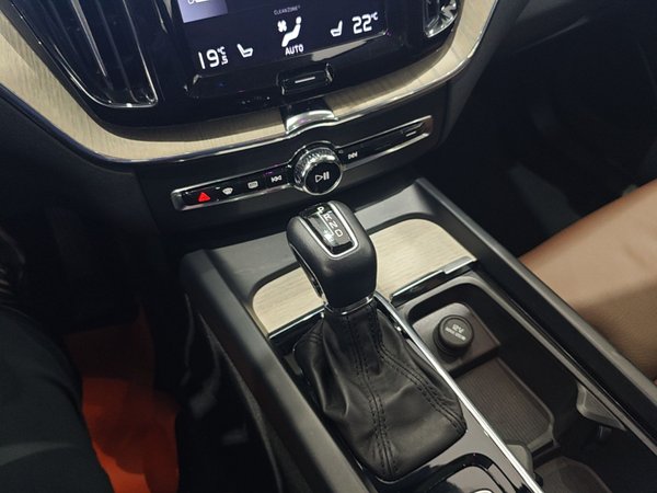 Volvo XC60 2020, 47500 км, за 21960 USD - фото 17