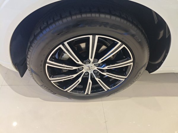 Volvo XC60 2020, 47500 км, за 21960 USD - фото 8