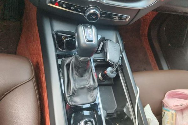 Volvo XC60 2021, 76700 км, за 17142 USD - фото 14