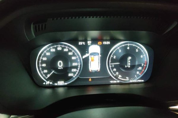 Volvo XC60 2021, 90399 км, за 18964 USD - фото 11