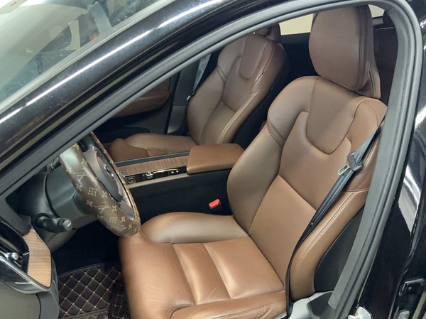Volvo XC60 2022, 54200 км, за 25003 USD - фото 9
