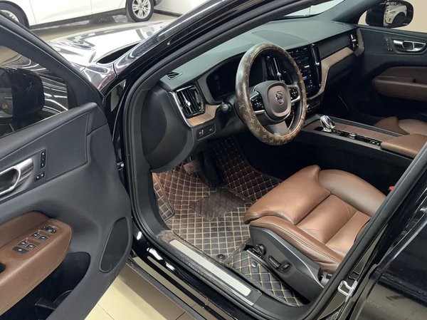 Volvo XC60 2022, 54200 км, за 25003 USD - фото 10