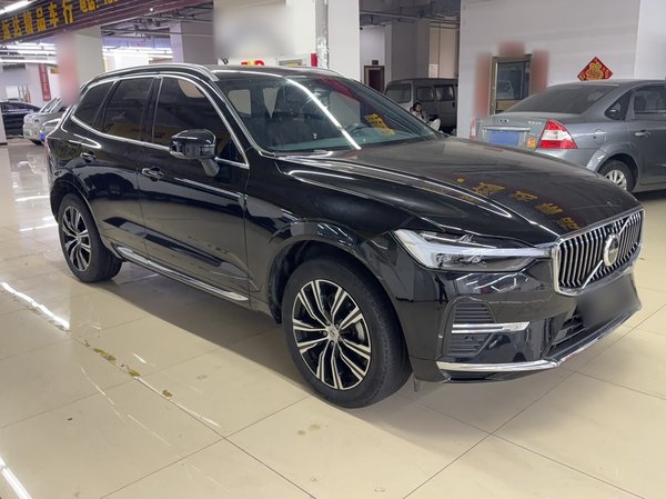 Volvo XC60 2022, 54200 км, за 25003 USD