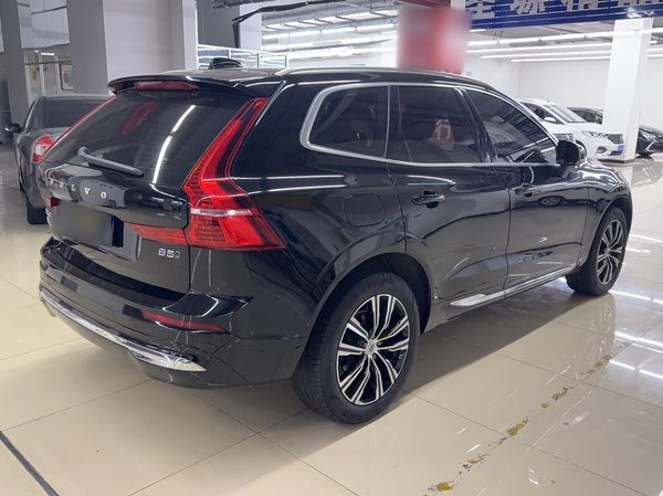 Volvo XC60 2022, 54200 км, за 25003 USD