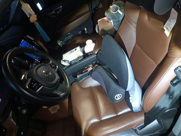 Volvo XC60 2022, 63000 км, за 23929 USD - фото 13