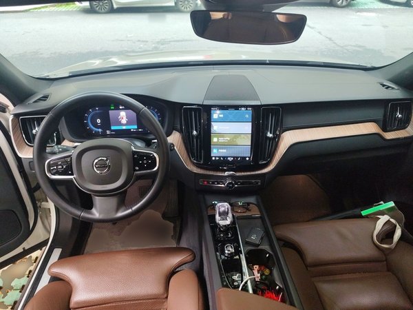 Volvo XC60 2023, 42600 км, за 24816 USD - фото 6