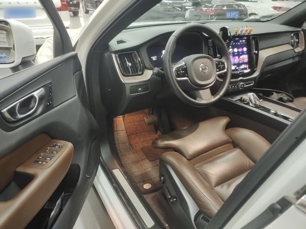 Volvo XC60 2023, 54900 км, за 25460 USD - фото 19