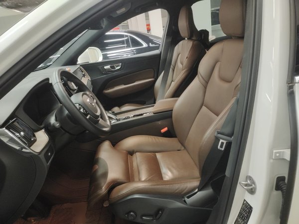 Volvo XC60 2023, 54900 км, за 25460 USD - фото 18