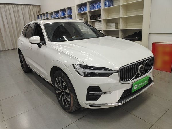 Volvo XC60 2023, 54900 км, за 25460 USD