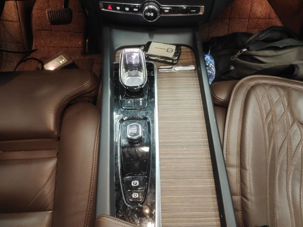 Volvo XC60 2023, 54900 км, за 25460 USD - фото 17