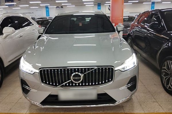 Volvo XC60 2024, 35700 км, за 28460 USD