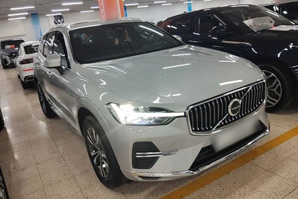 Volvo XC60 2024, 35700 км, за 28460 USD