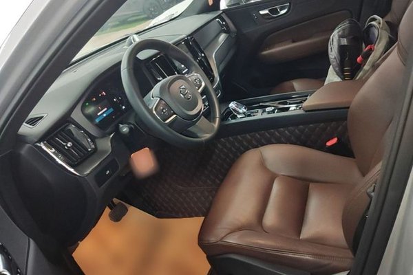 Volvo XC60 2024, 35700 км, за 28460 USD - фото 17