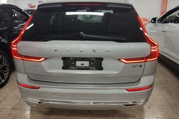Volvo XC60 2024, 35700 км, за 28460 USD
