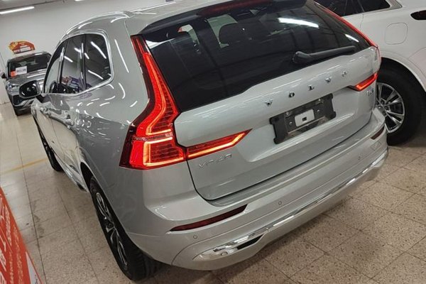 Volvo XC60 2024, 35700 км, за 28460 USD