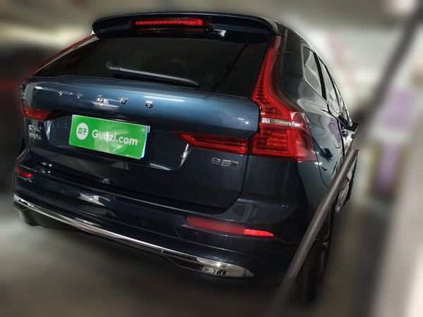 Volvo XC60 2025, 11800 км, за 26975 USD