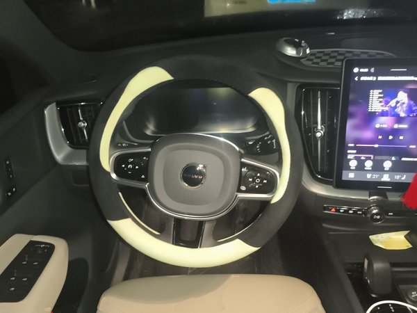 Volvo XC60 2026, 7900 км, за 36787 USD - фото 14