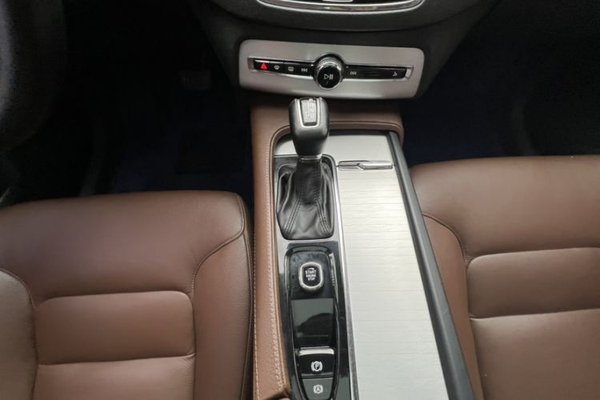 Volvo XC90 2018, 120900 км, за 21199 USD - фото 37