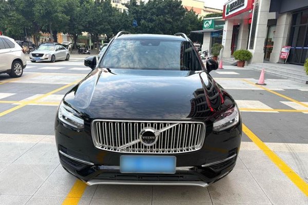 Volvo XC90 2018, 70500 км, за 26341 USD