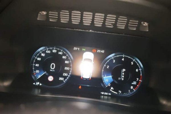 Volvo XC90 2019, 187300 км, за 17714 USD - фото 11