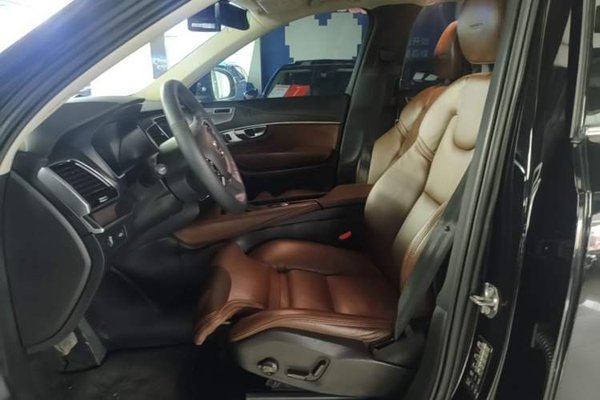 Volvo XC90 2020, 77000 км, за 37694 USD - фото 18