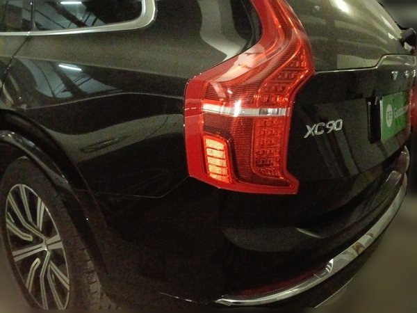 Volvo XC90 2021, 15100 км, за 47091 USD