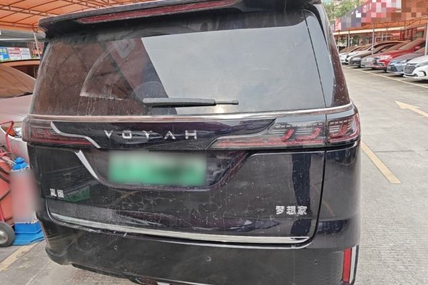 VOYAH Dream 2024, 37300 км, за 32829 USD