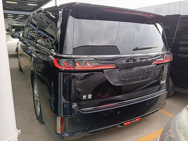 VOYAH Dream 2024, 35100 км, за 33159 USD