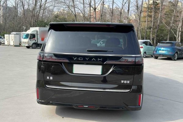 VOYAH Dream 2025, 15500 км, за 39116 USD