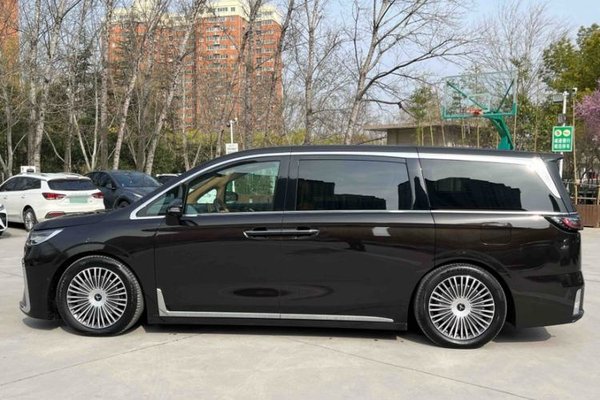 VOYAH Dream 2025, 15500 км, за 39116 USD