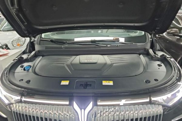 VOYAH Dream 2025, 39800 км, за 36272 USD