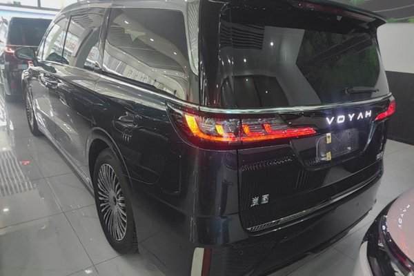 VOYAH Dream 2025, 11700 км, за 39639 USD