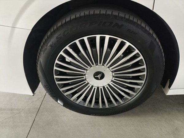 VOYAH Dream 2025, 31400 км, за 39272 USD
