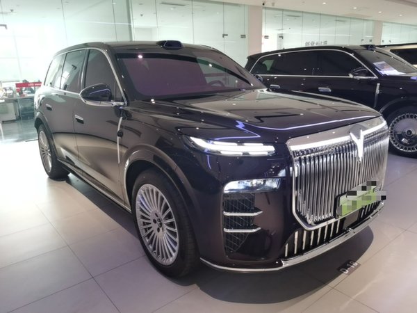 VOYAH Titan 2026, 5200 км, за 54854 USD