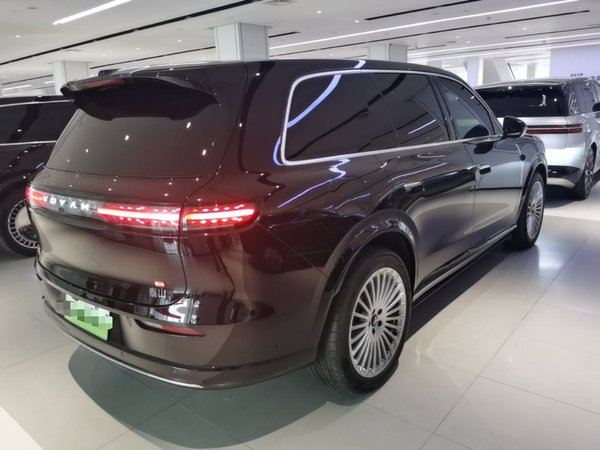 VOYAH Titan 2026, 5200 км, за 54854 USD - фото 6