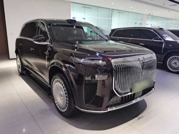 VOYAH Titan 2026, 5100 км, за 53426 USD