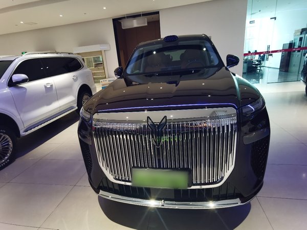 VOYAH Titan 2026, 5100 км, за 53426 USD