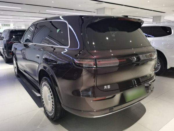 VOYAH Titan 2026, 5100 км, за 53426 USD