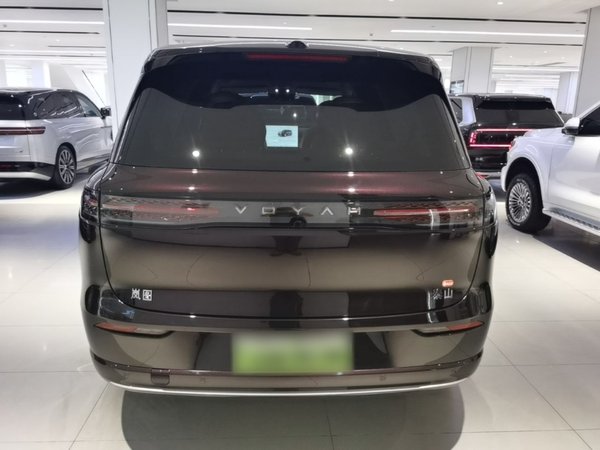 VOYAH Titan 2026, 5100 км, за 53426 USD