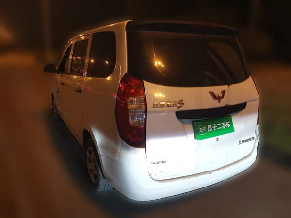 Wuling Hongguang 2015, 159100 км, за 4004 USD
