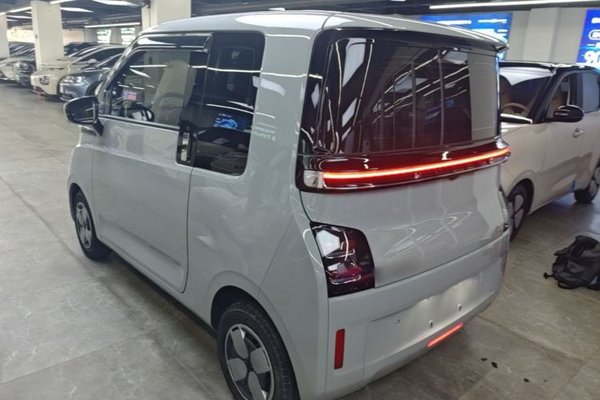 Wuling Air ev 2023, 21500 км, за 9011 USD