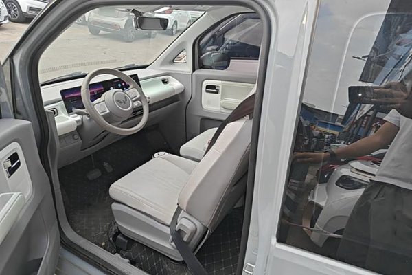 Wuling Air ev 2023, 24600 км, за 8790 USD - фото 17