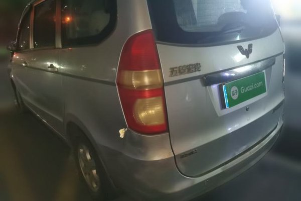 Wuling Hongguang 2013, 73100 км, за 2568 USD
