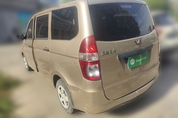 Wuling Hongguang 2014, 134900 км, за 2464 USD