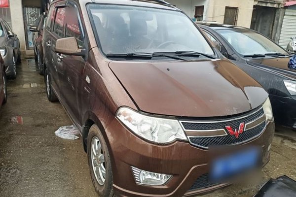 Wuling Hongguang 2014, 114300 км, за 4412 USD